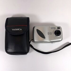 HP‎ Photosmart 318 Silver LCD 2.3MP Digital Zoom Camera